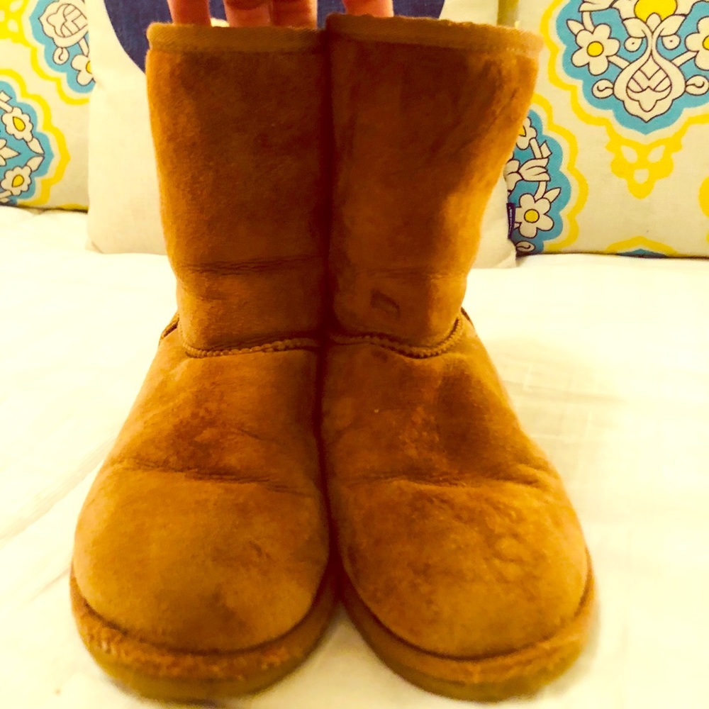 Girls size 4 Ugg’s